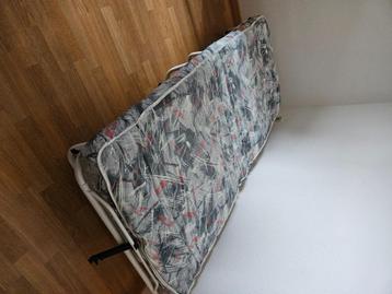 Logeerbed beschikbaar voor biedingen
