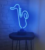 Neon licht saxofoon, Maison & Meubles, Lampes | Lampes de table, Enlèvement, Utilisé, Moins de 50 cm, Verre