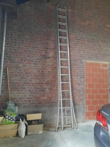 Grote Schuifladder / 2x16 Treden - MOET WEG beschikbaar voor biedingen