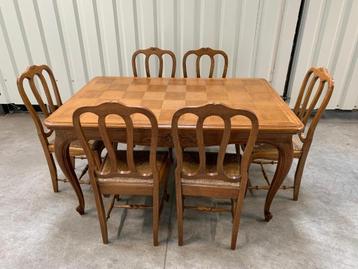 Belle table de style Louis XV et six chaises. Livraison., Enlèvement, Utilisé, 4 à 6 chaises