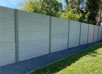Betonnen omheining beschikbaar voor biedingen