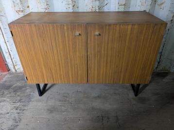 Enfilade moderniste Meurop beschikbaar voor biedingen