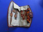 Oude toilettas +- 1950, Handtassen en Accessoires, Toilettassen, Ophalen of Verzenden, Gebruikt, Paars, Heer of Dame