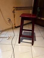 Tabouret en bois rouge, Ophalen, Gebruikt, Hout