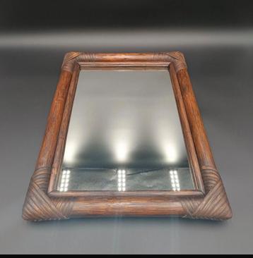 Spiegel met houten frame vintage beschikbaar voor biedingen