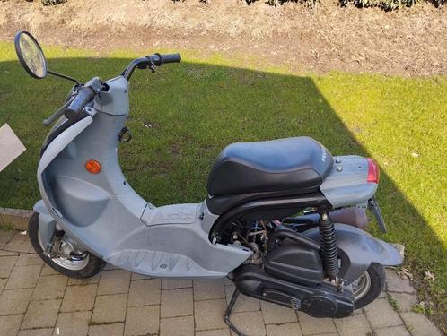 Brommer 2 takt A klasse, Fietsen en Brommers, Brommers | Peugeot, Gebruikt, Overige modellen, Klasse A (25 km/u), Ophalen