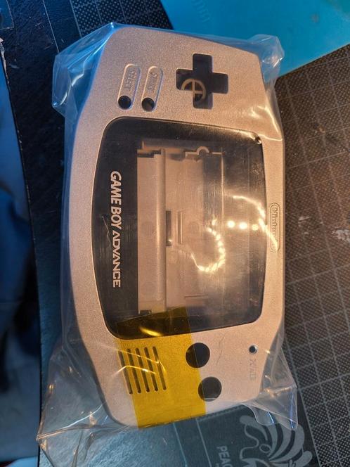 Gameboy Advance Titanium behuizing zonder batterijdeksel, Games en Spelcomputers, Games | Nintendo Game Boy, Zo goed als nieuw