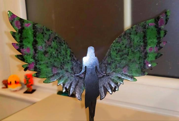 Uniek Robijn in Zoisiet Engelenvleugel Beeldje, Collections, Minéraux & Fossiles, Enlèvement ou Envoi