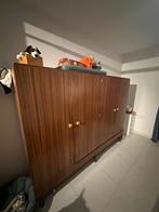 vintage kleerkast in warme walnootfineer, Antiek en Kunst, Ophalen