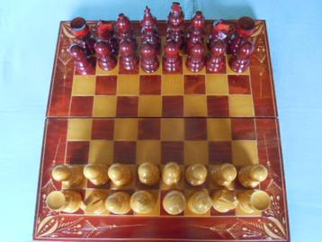 Jeu d'échecs, plateau pliant et pièces d'échecs en bois