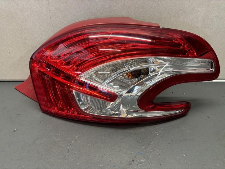 Peugeot 208 I Achterlicht Rechts 967262828003, Auto-onderdelen, Verlichting, Peugeot, Gebruikt, Herkomst onderdeel bekend, Ophalen of Verzenden