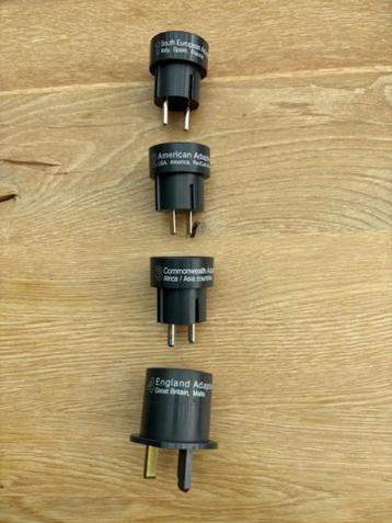 4 Samsonite Reisstekkers / Global Travel Adapters – World to beschikbaar voor biedingen