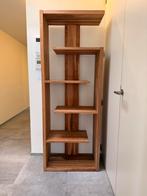 Massieve houten designkast XOON met asymmetrische legplanken, Huis en Inrichting, Ophalen, Zo goed als nieuw