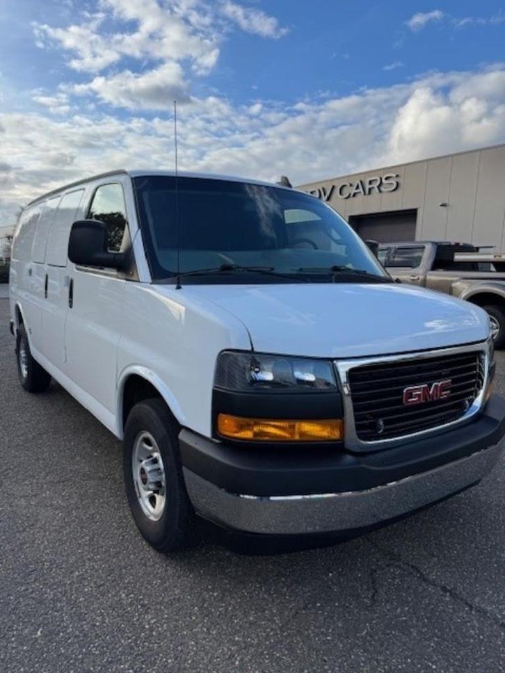 GMC SAVANA 6.6 L  BENZINE LICHTE VRACHT, Auto's, Bestelwagens en Lichte vracht, Bedrijf, Te koop, ABS, Achteruitrijcamera, Airbags