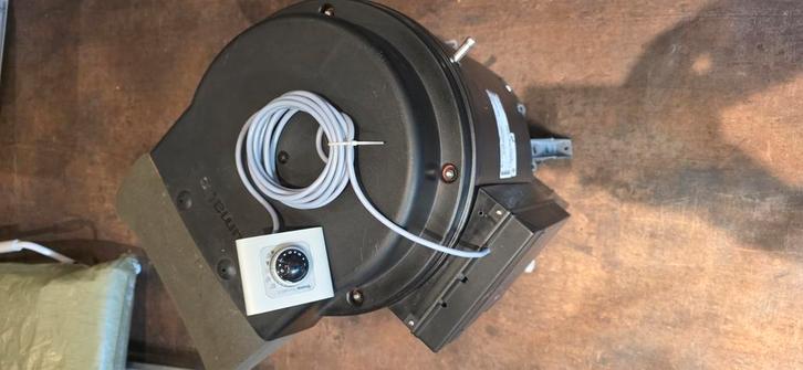 2x truma COMBI C6002 op 12v en 30mB met bedieningsschakelaar, Caravans en Kamperen, Mobilhome-accessoires, Zo goed als nieuw, Ophalen