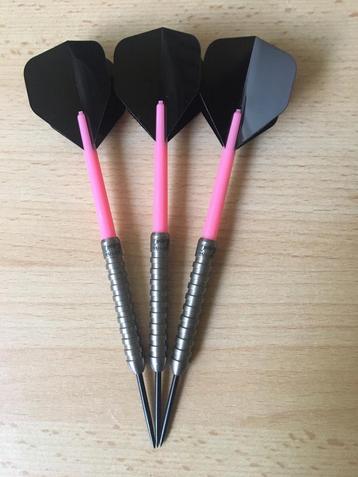 Diverse dartpijlen te koop (ZIE FOTO’S) beschikbaar voor biedingen
