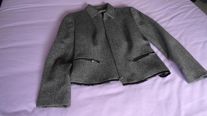 VESTJE ZUIVER SCHEERWOL MERK 1 2 3, Kleding | Dames, Truien en Vesten, Zo goed als nieuw, Maat 38/40 (M), Grijs, Ophalen of Verzenden