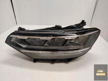 VW Passat B8 Lift LED-lamp links beschikbaar voor biedingen