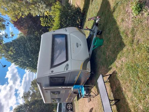 Dethleffs caravan kingsize bed 2.30cm op 1.90cm, Caravans en Kamperen, Tenten, tot en met 4, Zo goed als nieuw, Ophalen