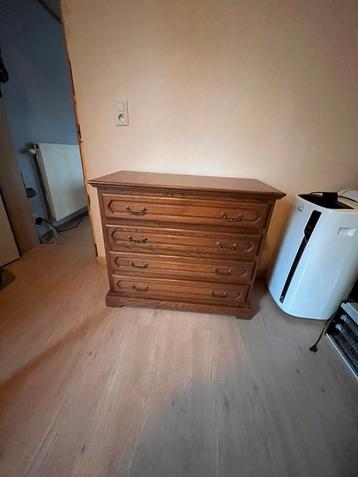 Commode en chêne 4 tiroirs  beschikbaar voor biedingen