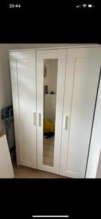 IKEA 3 deurs kleerkast met spiegel, Huis en Inrichting, Kasten | Kleerkasten, Ophalen, Gebruikt, 100 tot 150 cm, Met hangruimte