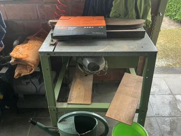 Zaagtafel beschikbaar voor biedingen