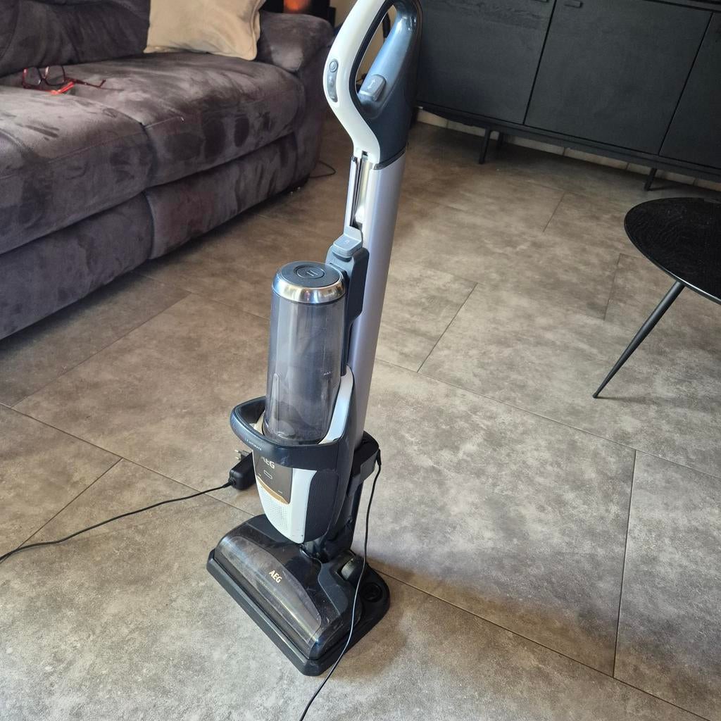 Steelstofzuiger AEG, Elektronische apparatuur, Stofzuigers, Ophalen, Gebruikt, Reservoir, Stofzuiger