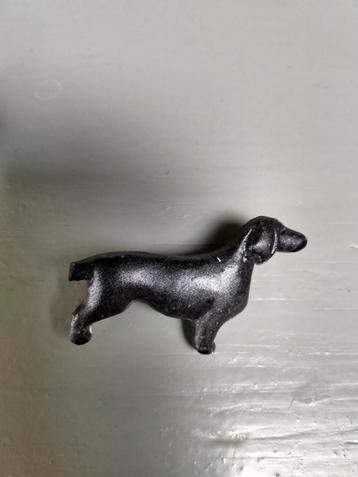 Broche Teckel hond  beschikbaar voor biedingen