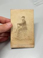 Antieke foto man velocipede bone shaker bicycle circa 1860, Verzamelen, Foto's en Prenten, Ophalen of Verzenden, Foto, Zo goed als nieuw
