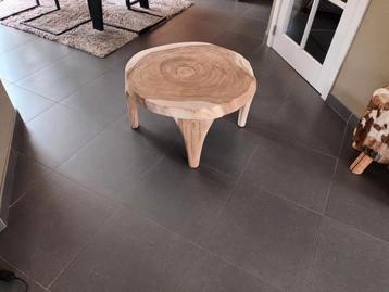 Boomstamtafel tropisch hout, Huis en Inrichting, Ophalen, Zo goed als nieuw