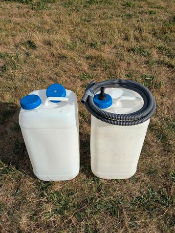 2 Bidons 30L eaux propres et grises  beschikbaar voor biedingen