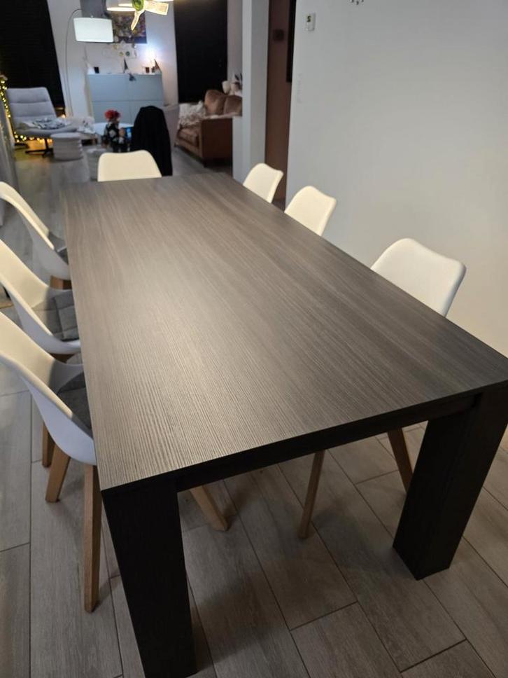 Moderne eettafel in grijze houtlook, Huis en Inrichting, Tafels | Eettafels, Zo goed als nieuw, 50 tot 100 cm, 200 cm of meer