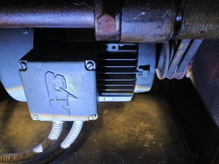 DAHLANDER 380 V MOTORWISSEL MET 2 VERSNELLINGEN, Doe-het-zelf en Bouw, Motoren, Elektromotor, 1400 tot 1800 rpm, Ophalen