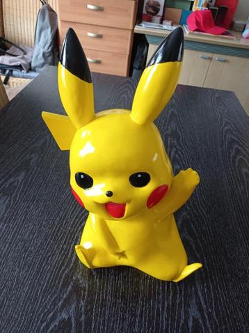Polyester beeld pikachu 