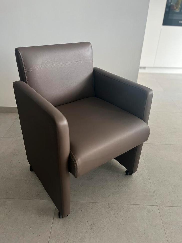 Leren stoel, Huis en Inrichting, Fauteuils, Zo goed als nieuw, Leer, Ophalen of Verzenden