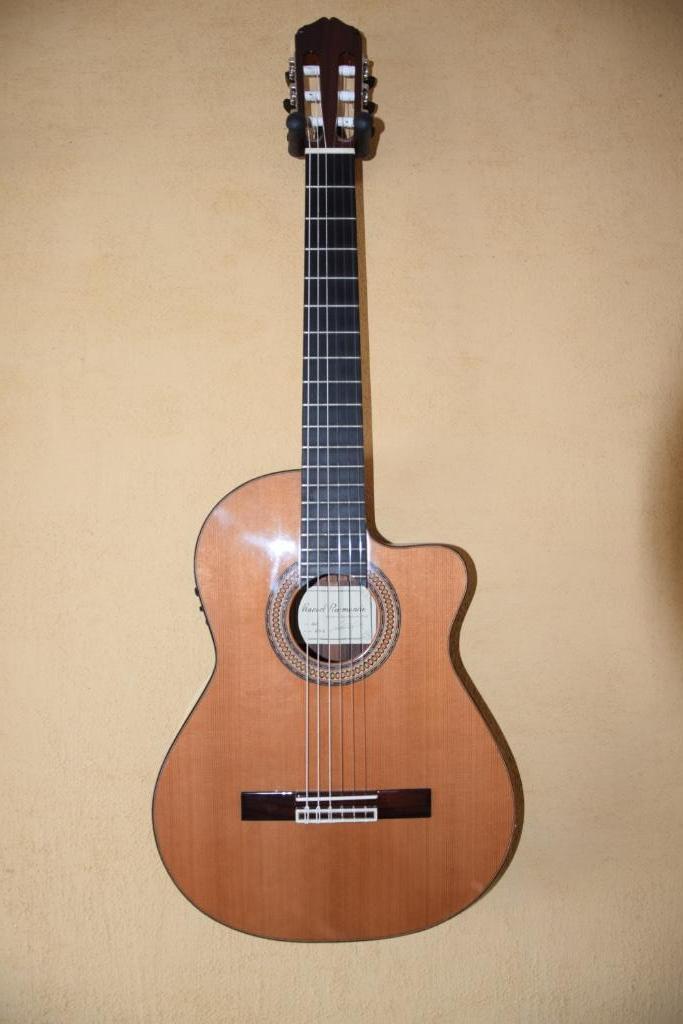 Raimundo 660-E, Muziek en Instrumenten, Snaarinstrumenten | Gitaren | Akoestisch, Zo goed als nieuw, Klassieke of Spaanse gitaar
