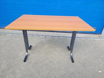 Lot 14x de Arend klaptafels zo goed als nieuw beschikbaar voor biedingen