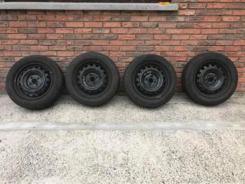 Lot de 4 pneus Goodyear 4 saisons 175/65R15 beschikbaar voor biedingen