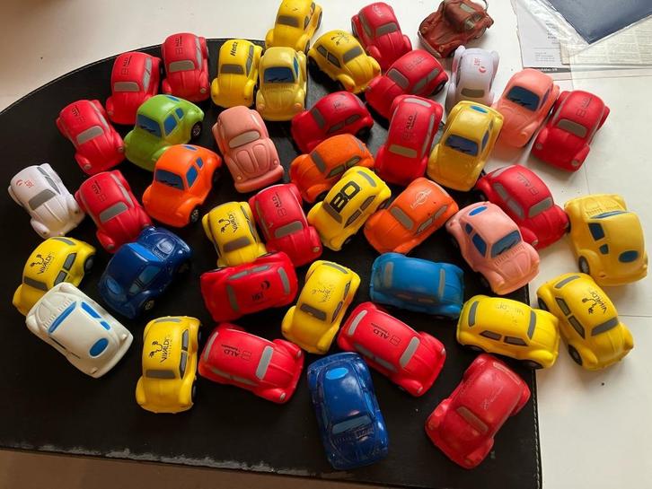 lot van 42 vw kever modellen rubber pvc plastiek, Verzamelen, Speelgoed, Gebruikt, Ophalen of Verzenden