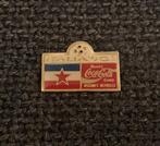 PIN - WORLD CUP FOOTBALL ITALIA '90 - COCA COLA, Verzenden, Gebruikt, Sport, Speldje of Pin