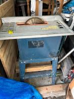 Zaagmachine. Als nieuw, Ophalen