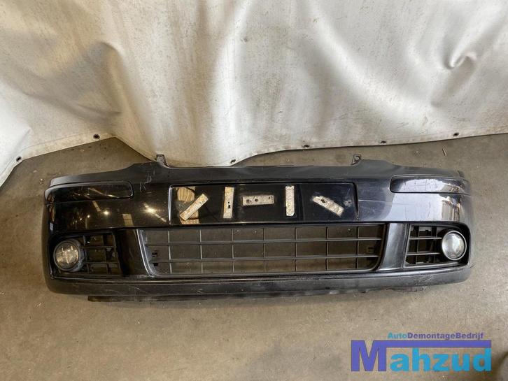 VW GOLF 5 V ZWART voorbumper met mistlampen, Auto-onderdelen, Carrosserie, Bumper, Volkswagen, Voor, Gebruikt, Ophalen