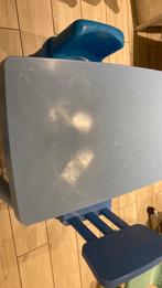 Zeer stevige kindertafel met 2 xhzisd, Huis en Inrichting, Ophalen, Zo goed als nieuw