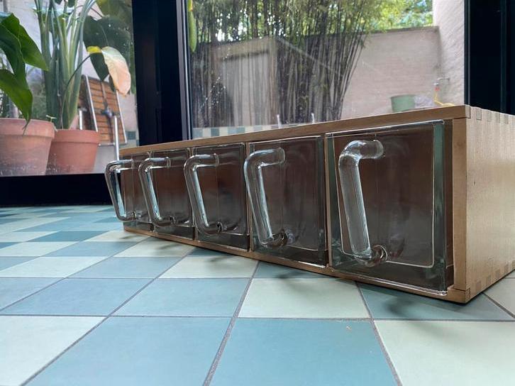 Kruidenrek / gruttersbak met glazen schepjes / ladebakken, Huis en Inrichting, Kasten | Ladekasten, Zo goed als nieuw, Ophalen