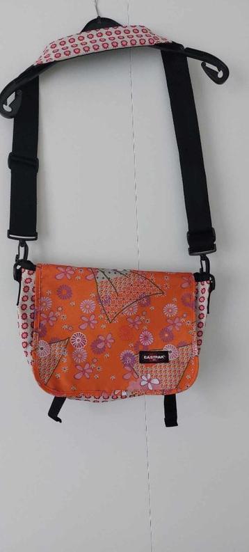 Vintage tas van Eastpak  beschikbaar voor biedingen