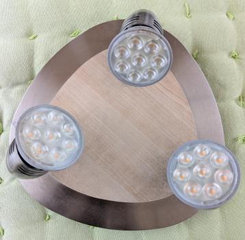 Massieve plafondlamp 3 x 50W en inclusief 3 LED's beschikbaar voor biedingen