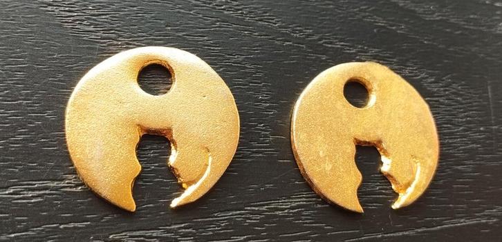 PENDENTIFS avec gravure chat, Handtassen en Accessoires, Oorbellen, Ophalen of Verzenden