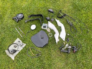 Aprilia/derbi onderdelen beschikbaar voor biedingen