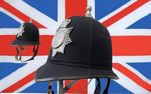 Helm Bobby Humberside Police (G.B.), Verzamelen, Militaria | Algemeen, Overige soorten, Helm of Baret, Ophalen of Verzenden