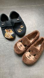 Pantoffels maat 31(bruin-konijn) maat 32 ( grijs/ leeuw), Enfants & Bébés, Vêtements enfant | Chaussures & Chaussettes, Comme neuf